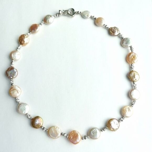 Blush Pink Coin Pearl Pearl Necklace 🆕 - Picture 8 of 10